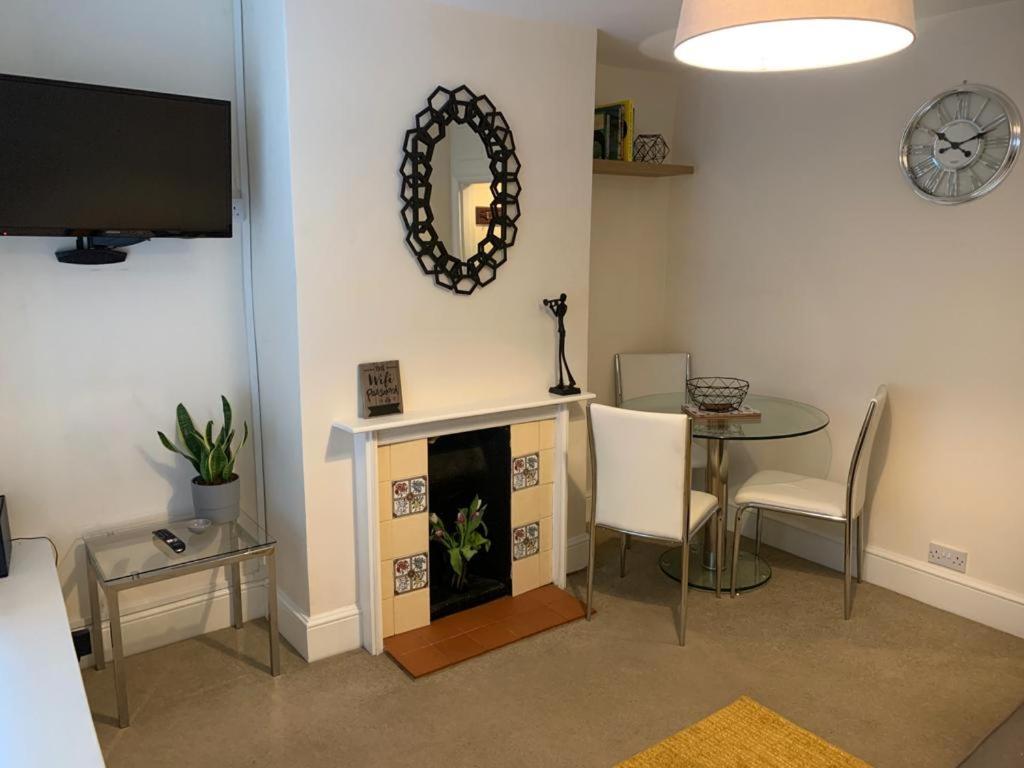 The Salisbury Townhouse Apartment Ngoại thất bức ảnh